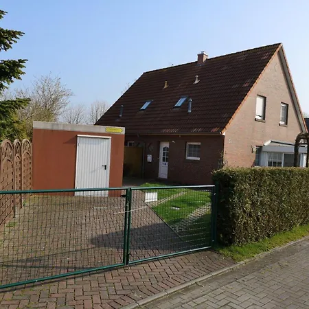 Fh-Ostfrieslandtraum-Mit-Wintergarten-Und-Eingezaeuntem-Grundstueck
