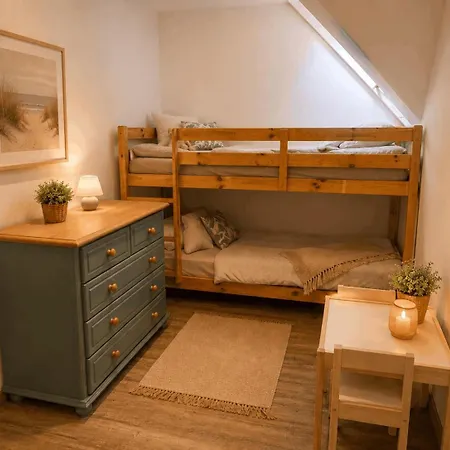 Tatil Evi Fh-ostfrieslandtraum-mit-wintergarten-und-eingezaeuntem-grundstueck
